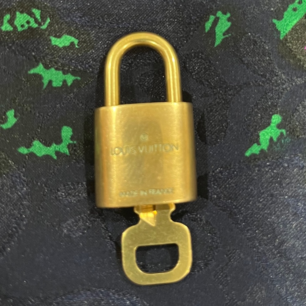 Padlock & Key - Picture 3 of 3